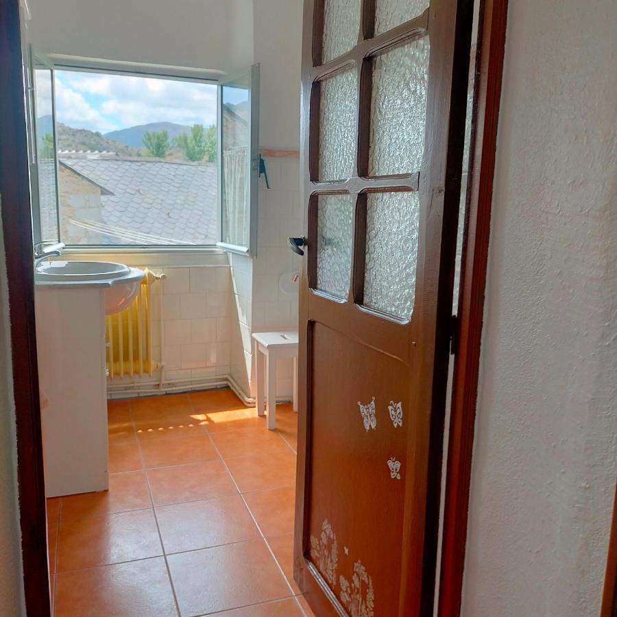 Holiday home Turismo En Babia Bajo Nidos San Emiliano